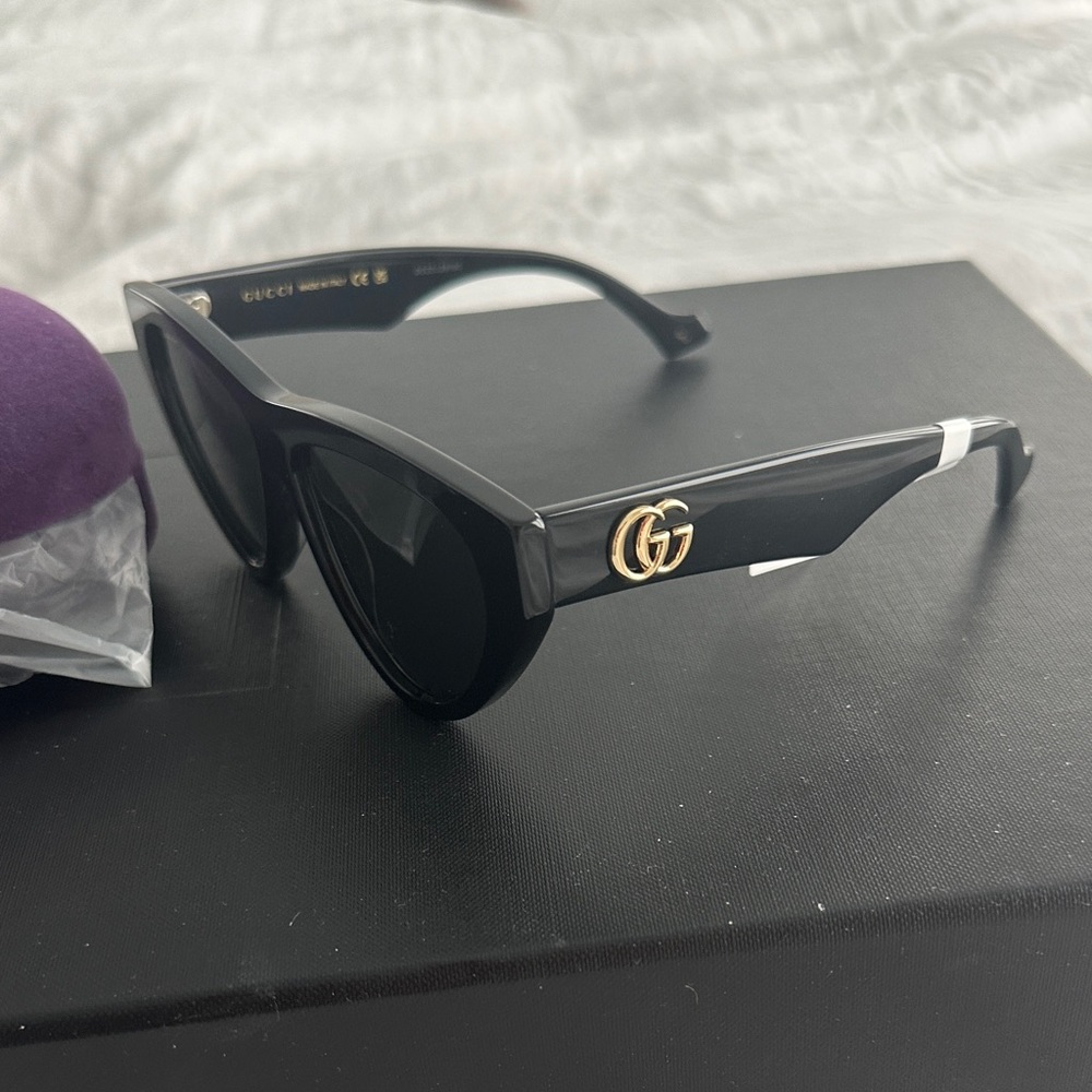 Gucci Flat-Top Acetate Cat-Eye Sunglasses